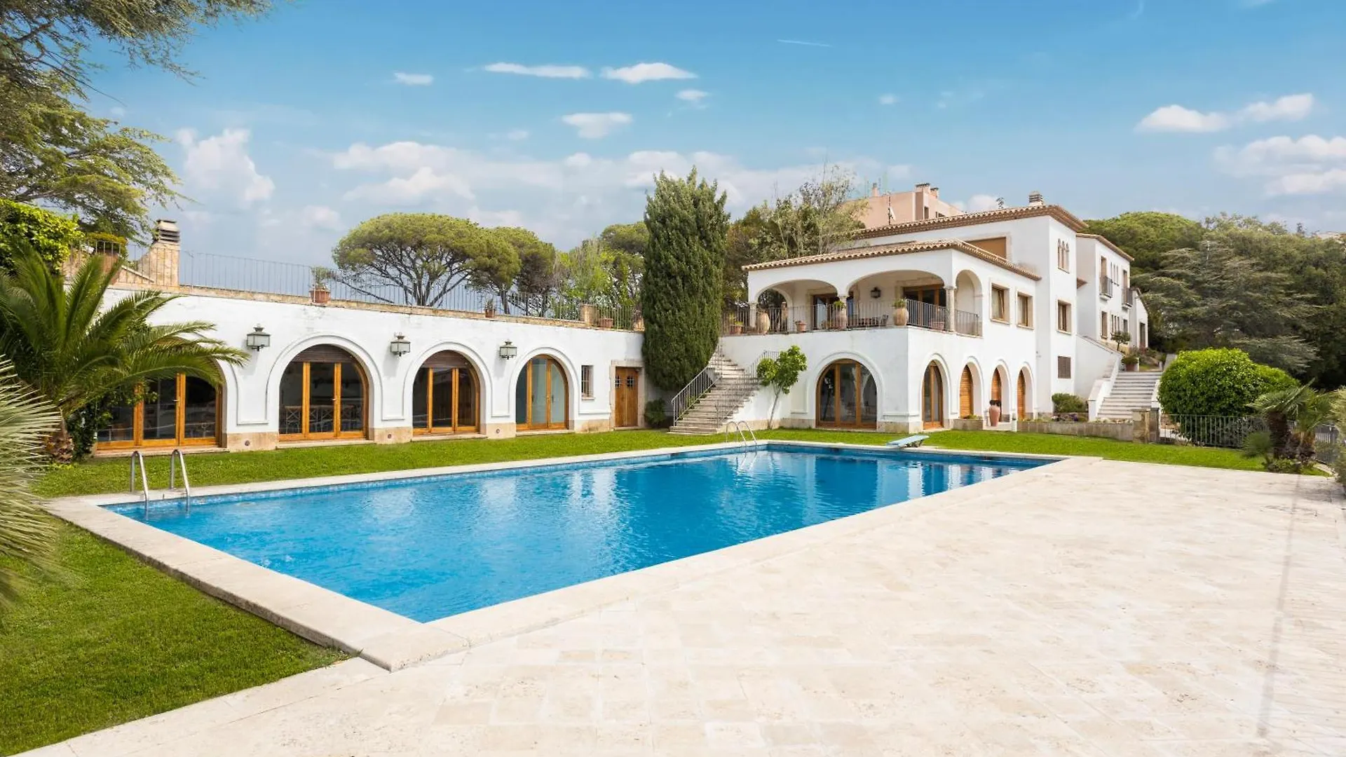Villa Maricel contacts